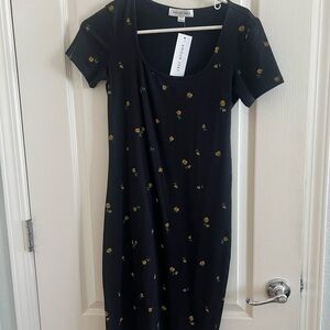 Amour Very - Black and Yellow Floral Sheath Midi Dress with Scoop Neck